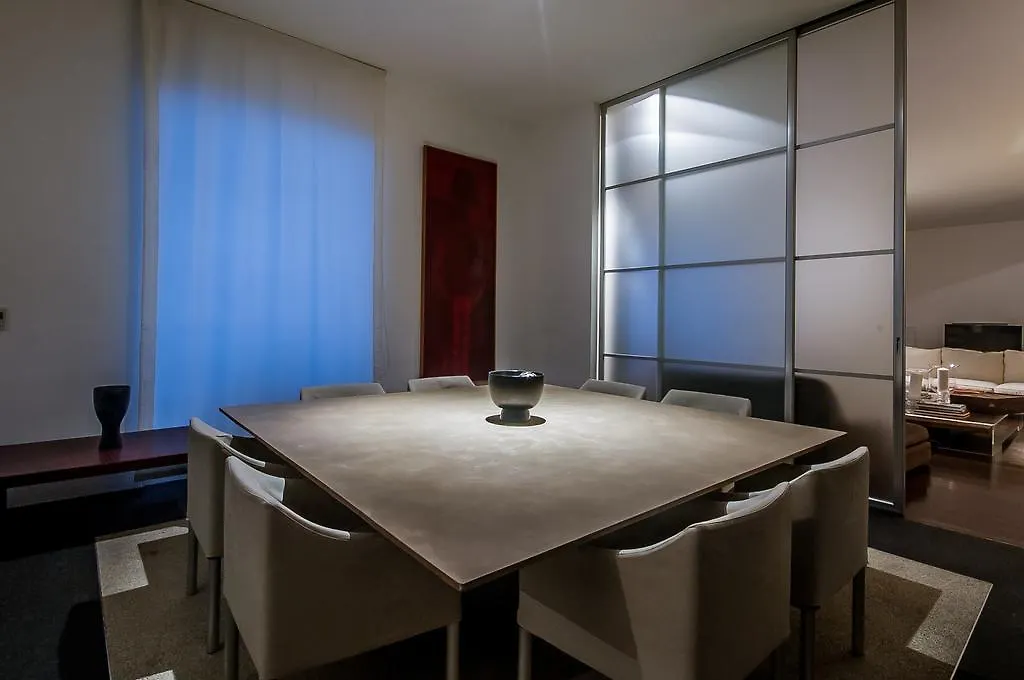 Delsi Luxury Apartment Rome 0*,